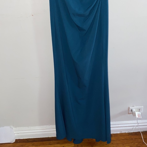 Vince Camuto Maxi Dress. - Picture 6 of 16